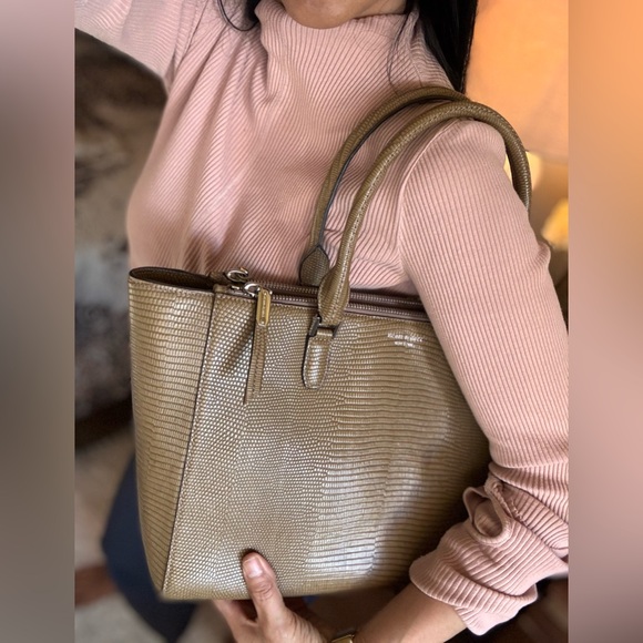 Henry Bendel  embossed leather Tote Bag - Picture 11 of 11